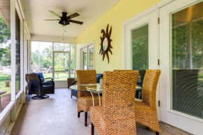 4 Mi to Beach Navarre Retreat with Screened Porch!